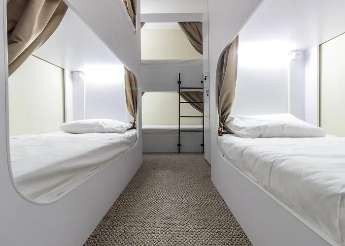 Hi ホステル リヴィウ