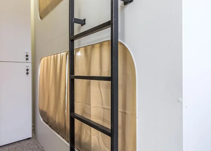 Hi ホステル リヴィウ